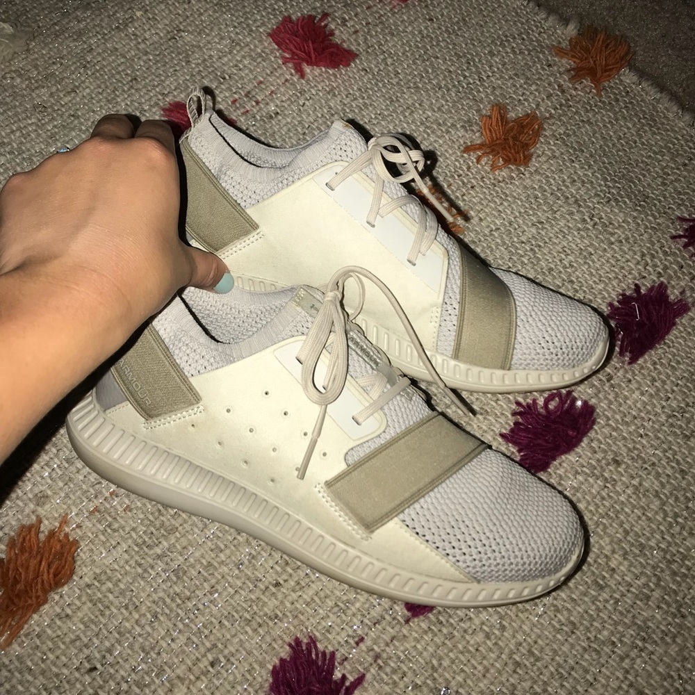 Under Armour Sneakers